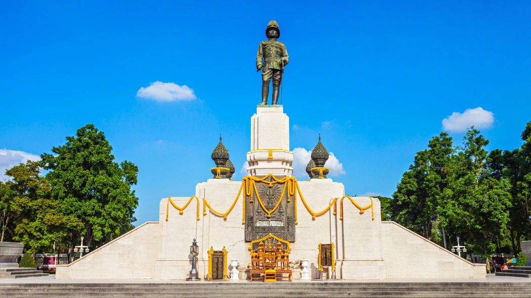 Patung Raja Rama VI